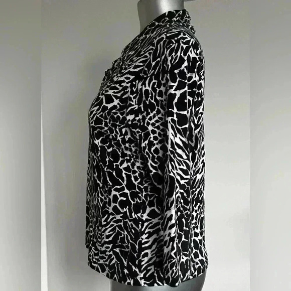 FREE 💟Animal Print Black &  White Top - Picture 4 of 10